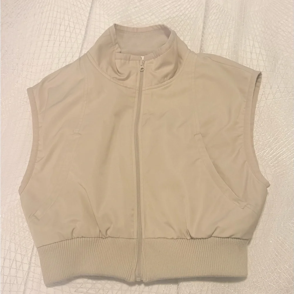 ALO Yoga sleeveless bomber
